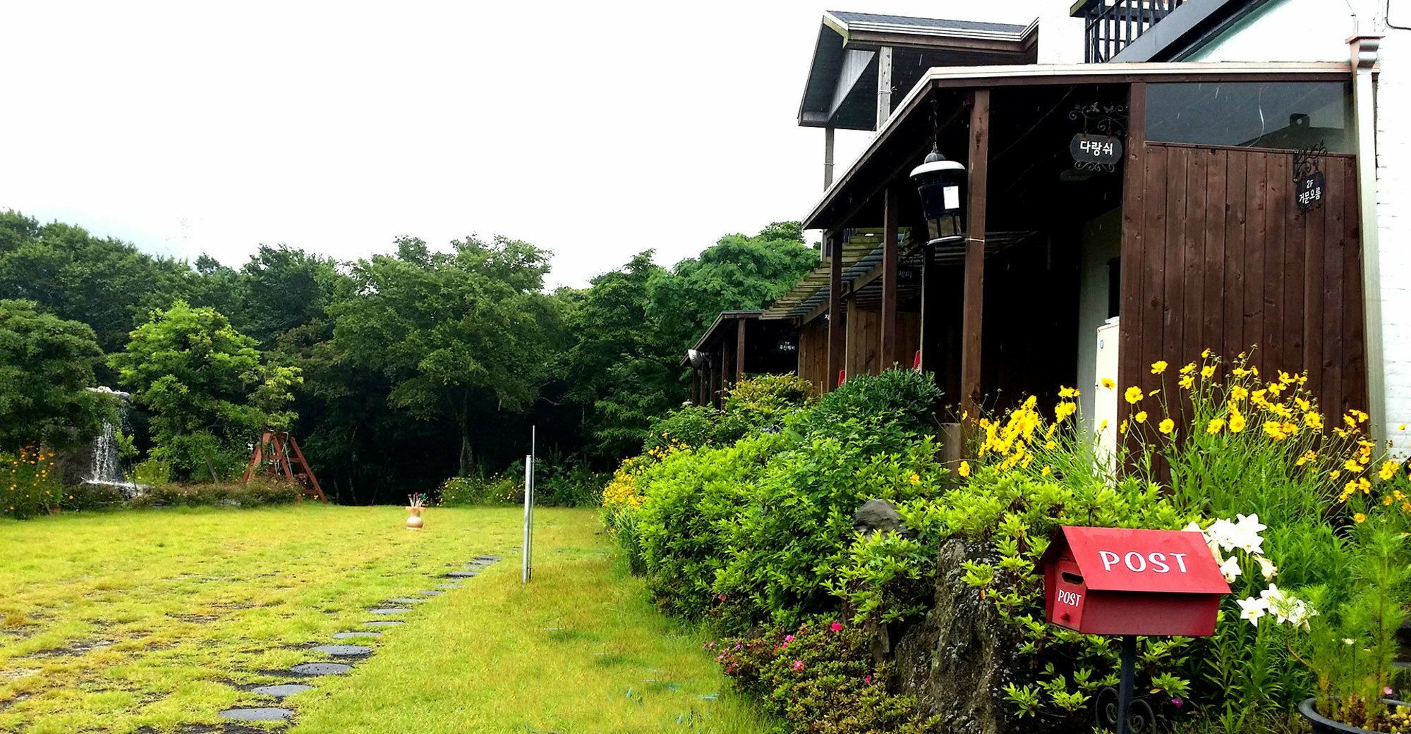 Gotjawal Geomunoreum Pension Jeju Exterior photo